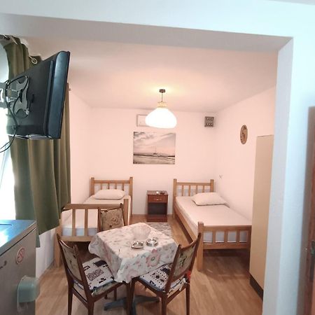 President Holiday Home Utjeha Esterno foto